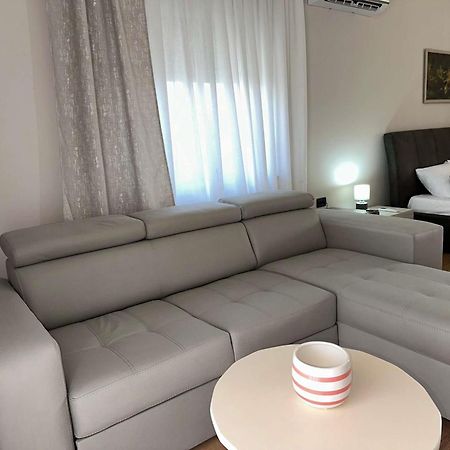 Guest House Pulake Berat Exterior foto